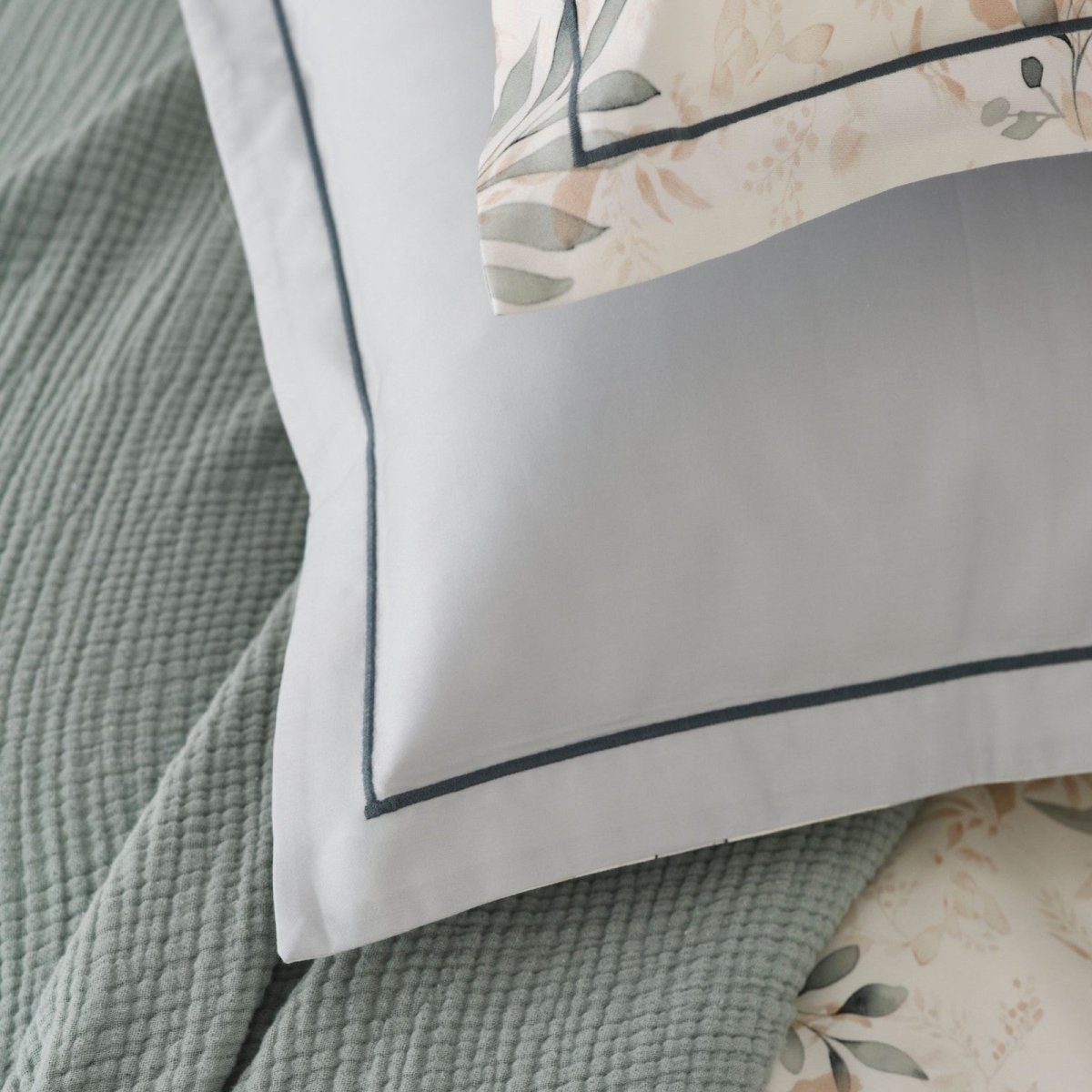 Berlin Satin Bed Set - RicahBed sheetLAMEIRINHO