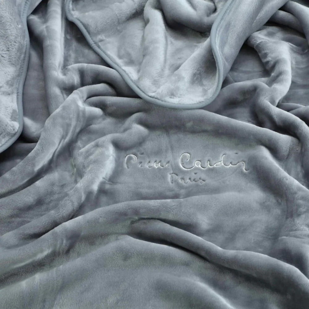 Nancy Blanket - RicahBlanketPierre Cardin